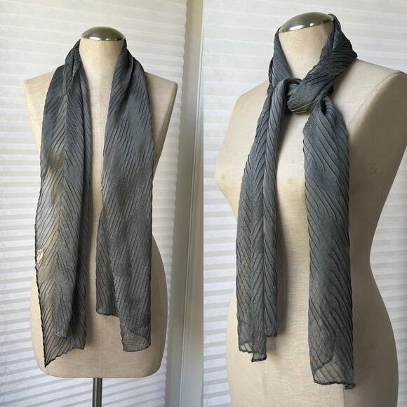 Vintage Oscar De La Renta Studio Pleated Scarf, 100% polyester, made in USA - Picture 1 of 6
